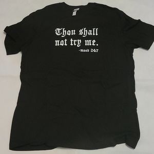 BRAND NEW #NEVERWORN Black & White Unisex TShirt